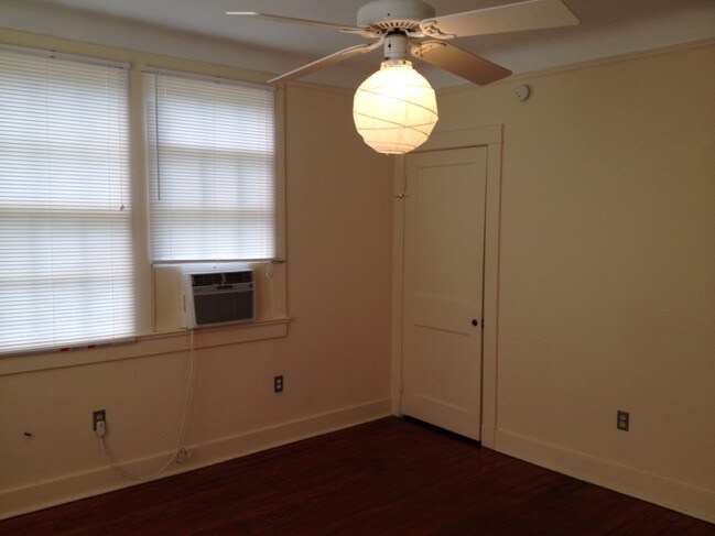 bedroom - 2537 Wisteria St