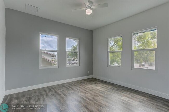 Foto del edificio - 1833 Taylor St