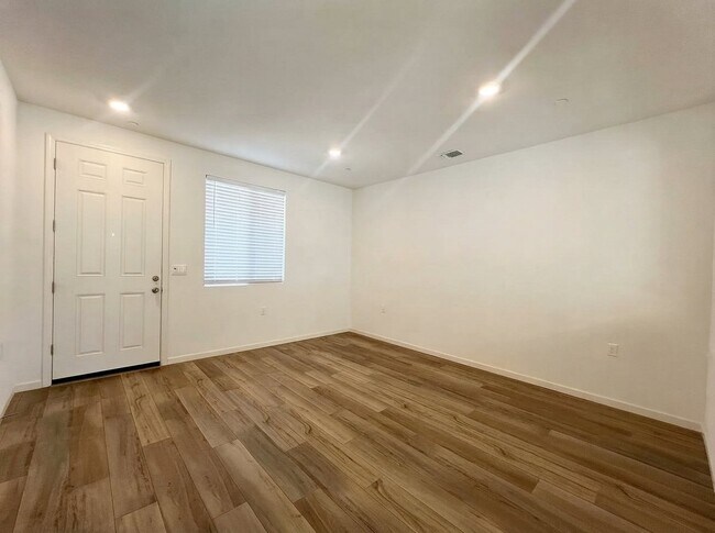Foto del edificio - 4712 Sussex Ave