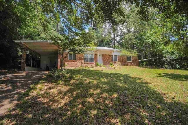 Building Photo - 1614 Sequoia Dr
