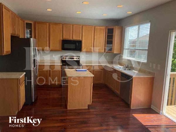 Building Photo - 4425 Centerville Dr