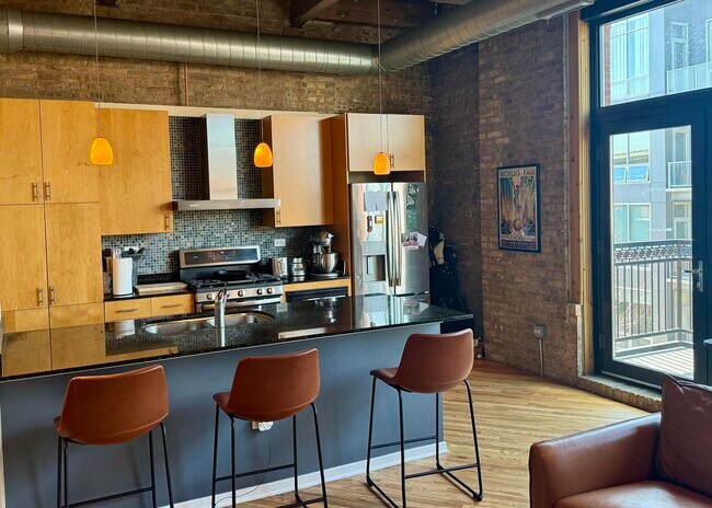 Foto del edificio - 1040 W Adams St