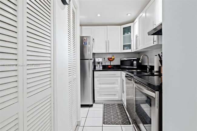 Building Photo - 10500 SW 108th Ave