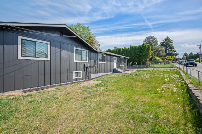 Foto del edificio - 1301 Clements Cir