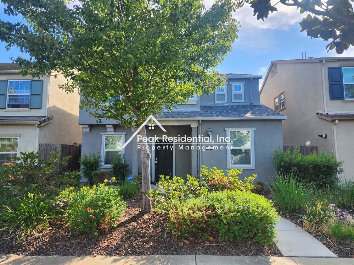 Primary Photo - Updated 3bd/2.5ba Home near Cosumnes River...