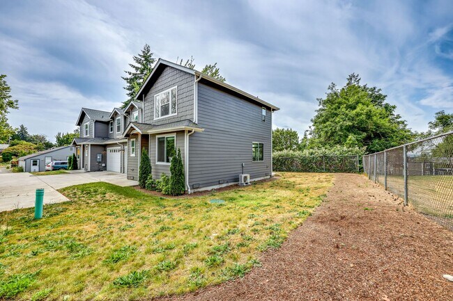 Foto del edificio - Newer Duplex Bremerton