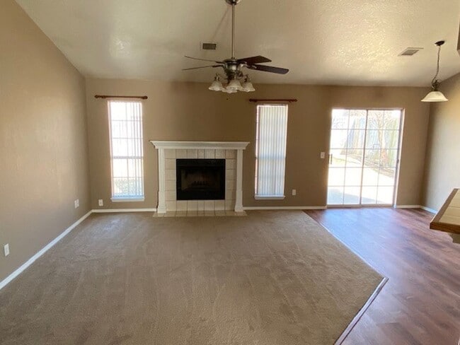 Building Photo - Adorable 3 Bedroom Home Coming Soon!
