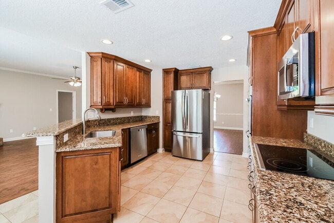 Building Photo - 1821 Weston Cir