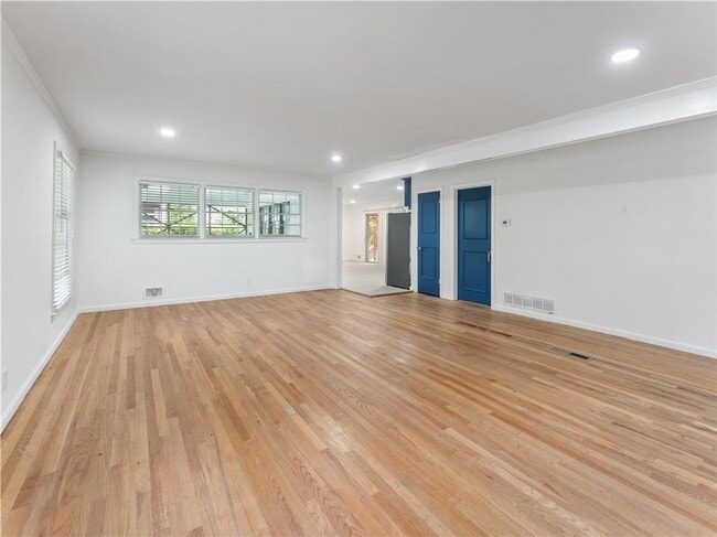 Foto del edificio - 1685 Dunwoody Pl NE