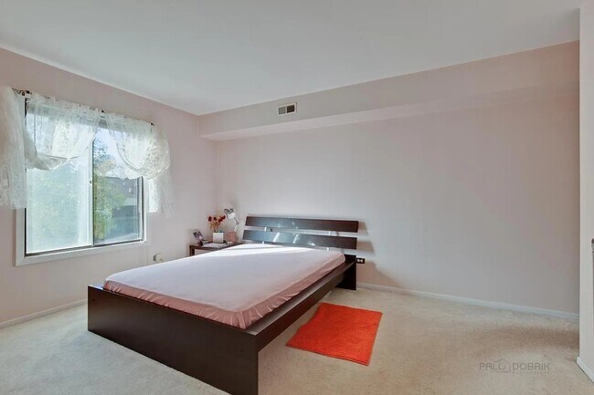 Foto del edificio - 867 E Carriage Ln