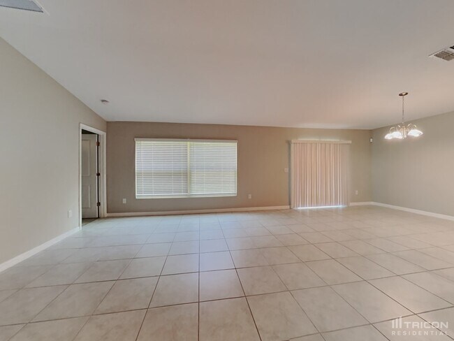 Foto del edificio - 4128 Salt Springs Ln