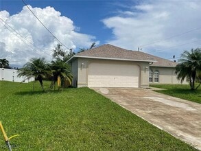 Building Photo - 3131 SW 19th Ave