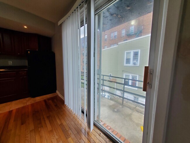 Unit 6 - 184 Fairview Ave