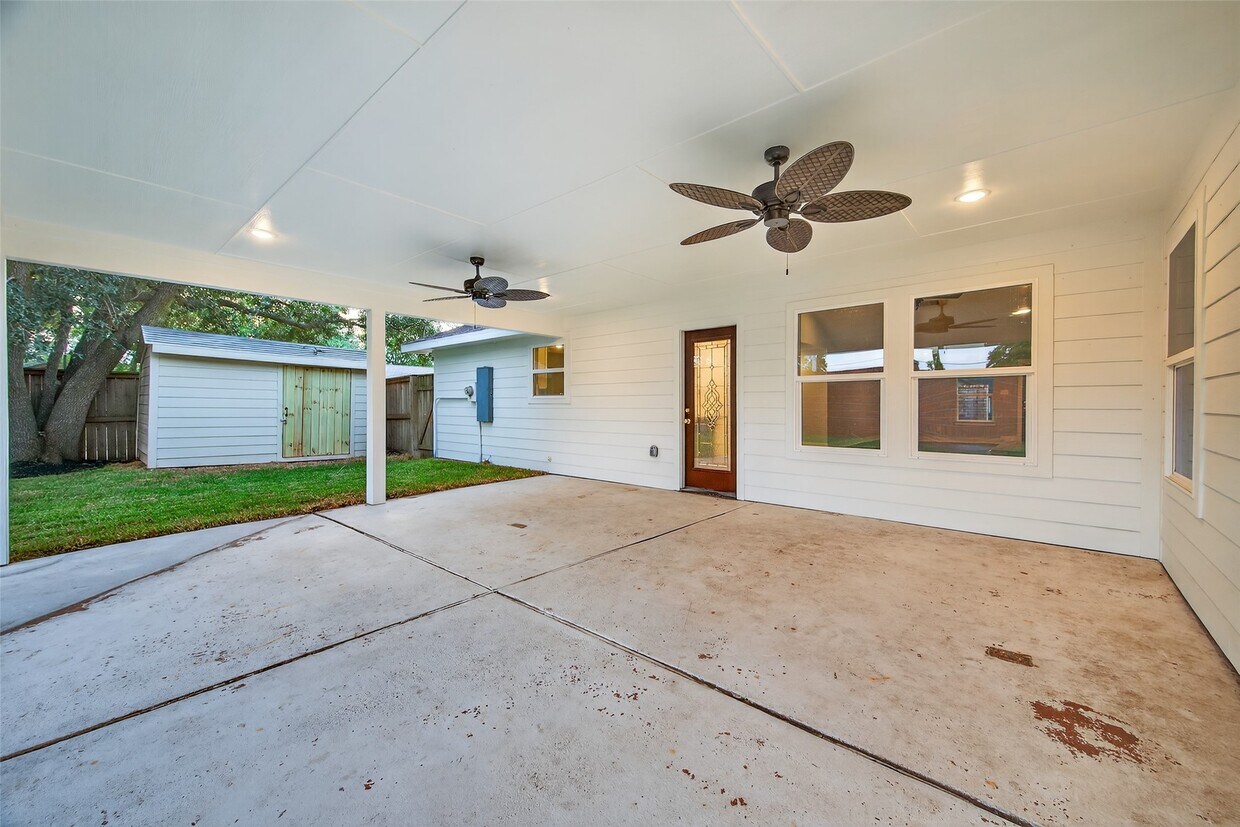 Foto principal - 19543 Quiet Brook Dr