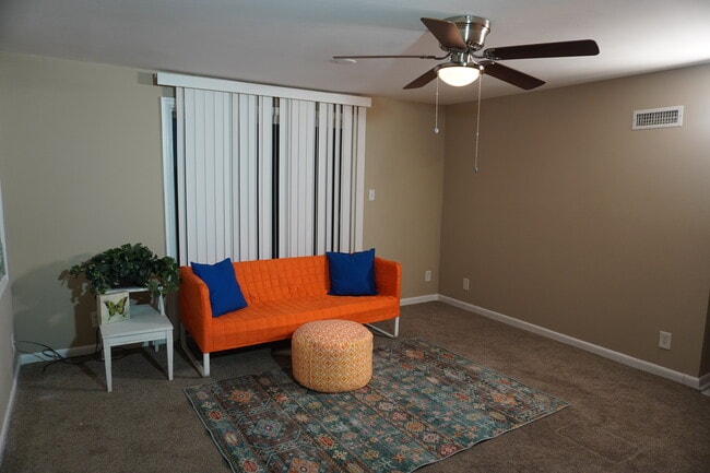 Building Photo - 7936 Wynbrook Rd