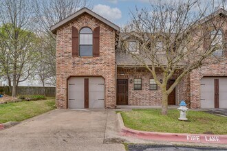 Building Photo - 4077 Glenstone Terrace