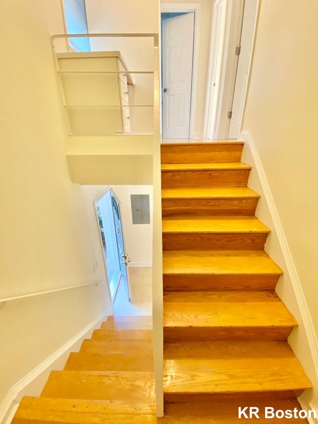 505 Vfw Pky Unit 1, Chestnut Hill, MA 02467 Apartments in Chestnut