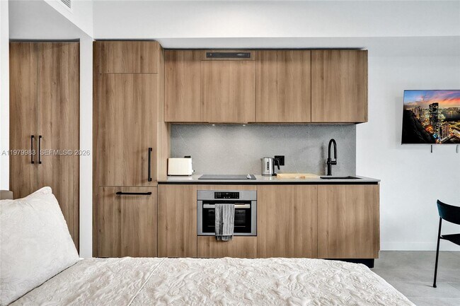 Foto del edificio - 121 NE 5th St