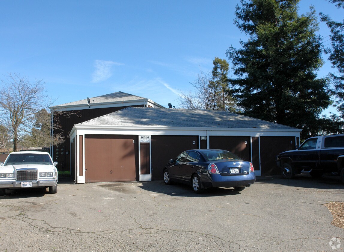 Foto del edificio - 537 Hearn Ave