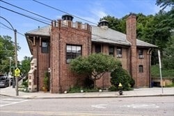 Building Photo - 16-18-18 Walk Hill St