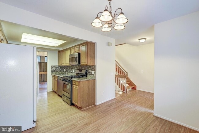 Building Photo - 1502 Farsta Ct