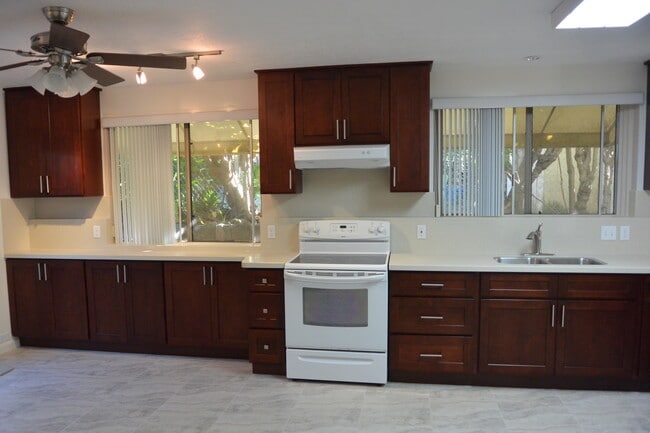 Foto del edificio - 2218 Booth Rd