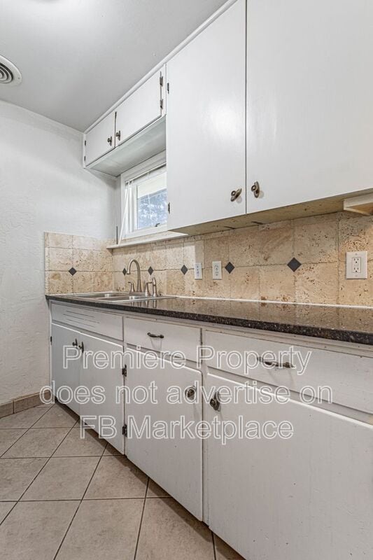 Building Photo - 1112 E Elm St