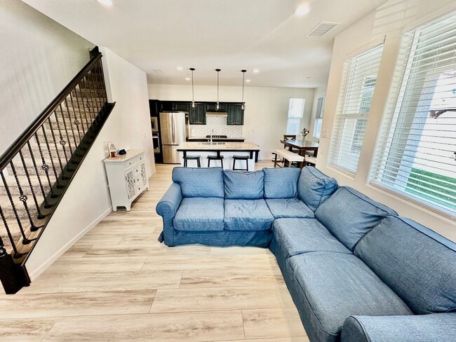 Building Photo - Newly Built 3/2.5 Bonadelle Home in Riverstone Community