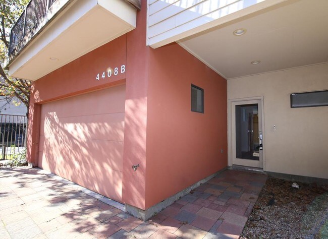 Building Photo - 4408 Koehler St