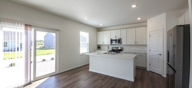 Foto del edificio - 8487 Redmond St