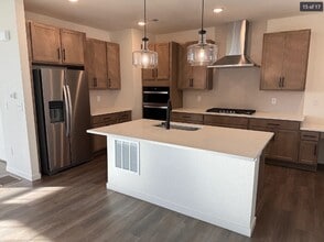 Building Photo - 4499 Parkline St