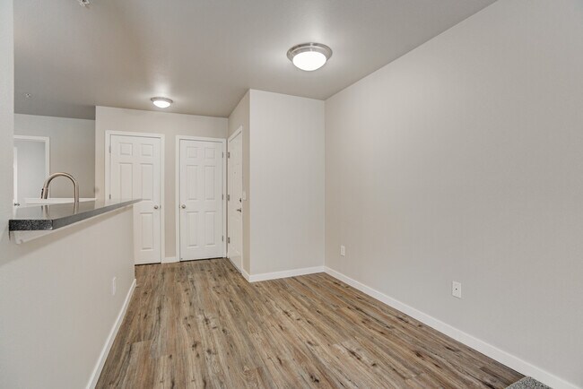 3 dormitorios - Legacy Oaks Apartments