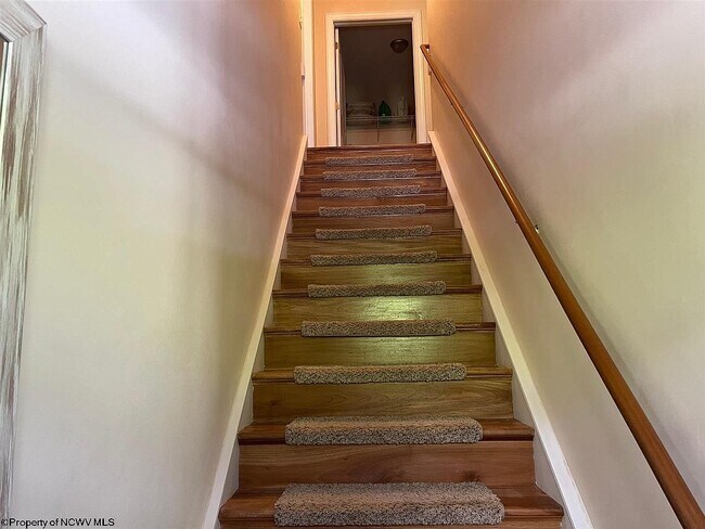 Foto del edificio - 72 Brownstone Dr