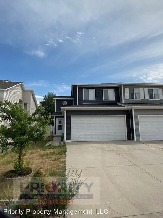 3 br, 2.5 bath House 1506 Harvest Moon Dr House Rental in Gillette