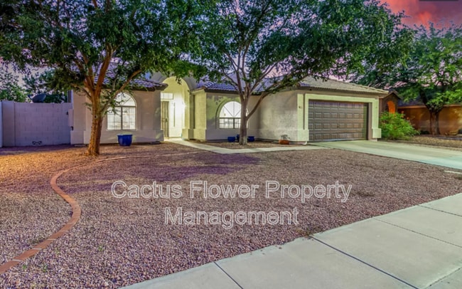 Foto del edificio - 691 W Fairview St