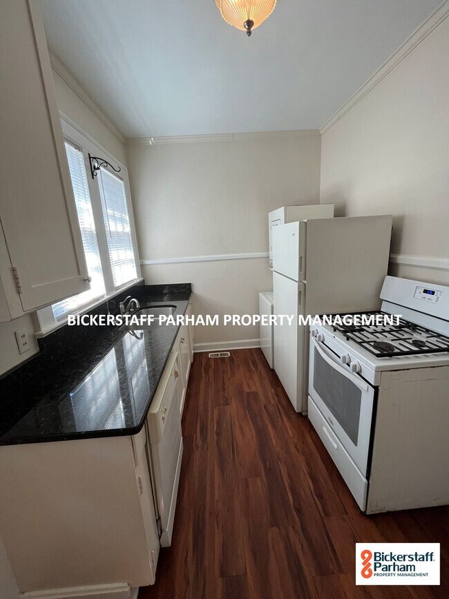 Foto del edificio - Available 7/31/26