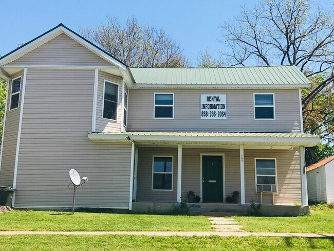 Building Photo - 204 N Olive St