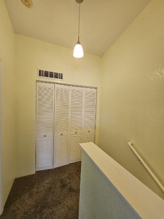 Foto del edificio - 2805 Lowridge Ct