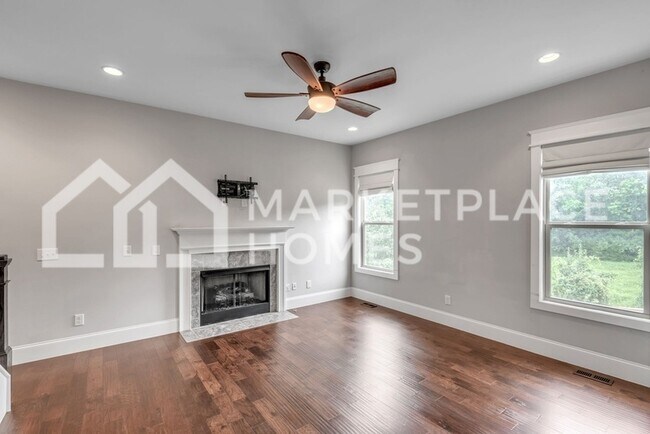 Building Photo - 127 Ervin St
