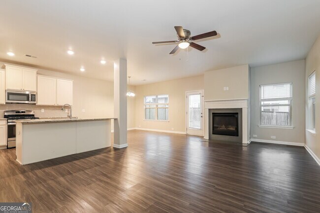 Foto del edificio - 3949 Lake Manor Way