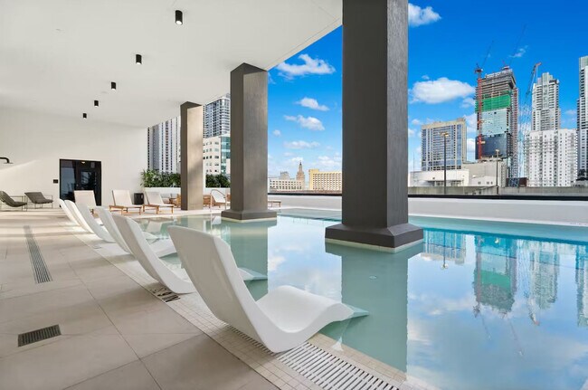 Foto del edificio - 225 N Miami Ave