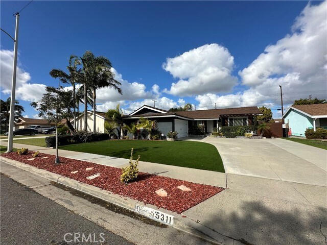 Foto del edificio - 5311 Hendricksen Dr