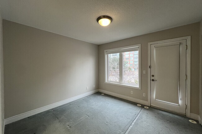 Photo du bâtiment - 70 Suncrest Blvd