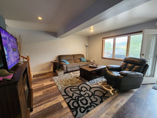 Foto del edificio - Gorgeous 2 Bed 2 Bath Home Near Old Colora...