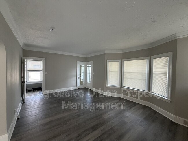 Foto del edificio - 3346 E 134th St
