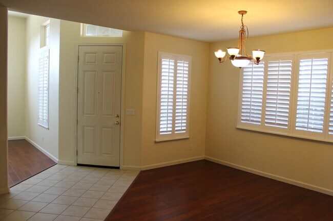 Foto del edificio - Gorgeous Five Bedroom Home in Beck Ranch