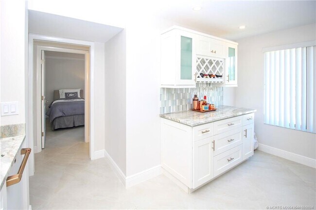 Foto del edificio - 4440 NE Sandpebble Trce