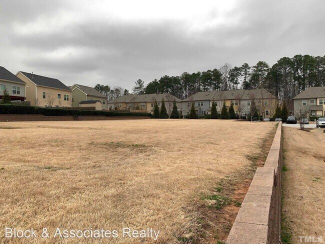 Foto del edificio - 4 br, 3 bath House - 2434 Baslow Drive