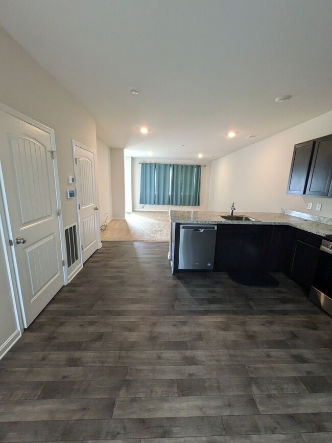 Building Photo - 23 Capricorn Way