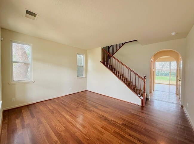 Foto del edificio - 4290 Lasalle Dr